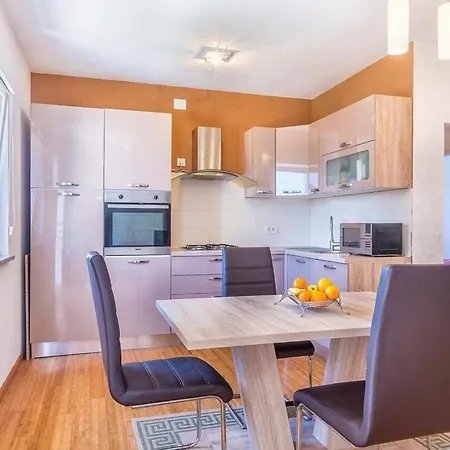 Apartment Ferienwohnung Fur 6 Personen Ca 60 Qm In Sikici, Istrien Istrische Riviera *