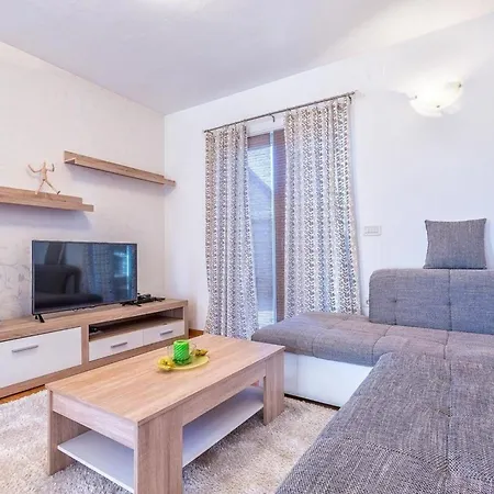 Apartment Ferienwohnung Fur 6 Personen Ca 60 Qm In Sikici, Istrien Istrische Riviera